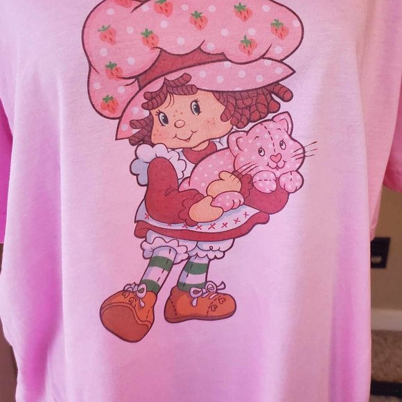 2X Strawberry Shortcake mT-shirt - Picture 4 of 5